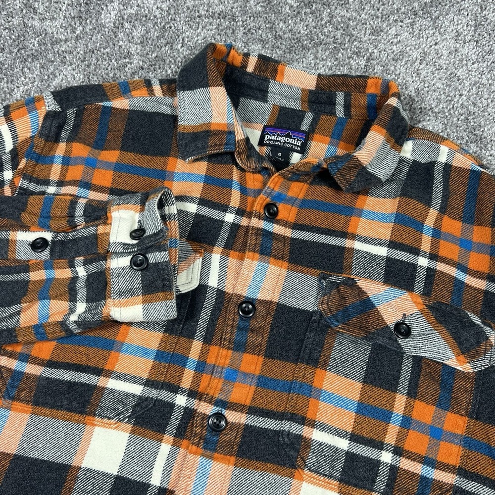 Patagonia Men's Fjord Flannel Button-Up Shirt Size M Organic Cotton Heavyweight